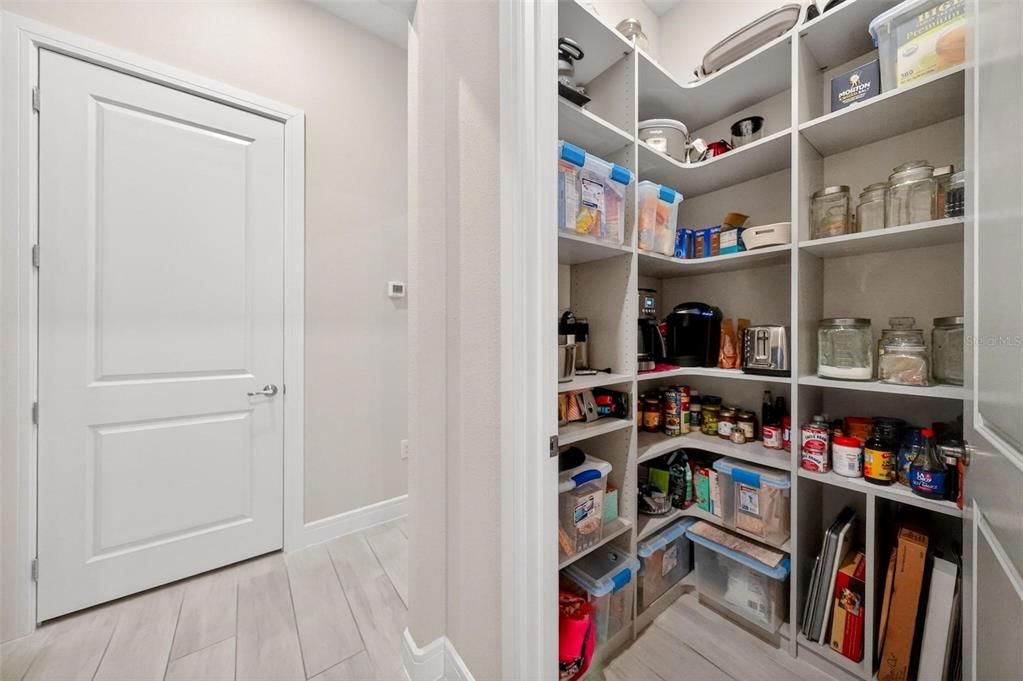For Sale: $729,000 (3 beds, 3 baths, 2844 Square Feet)