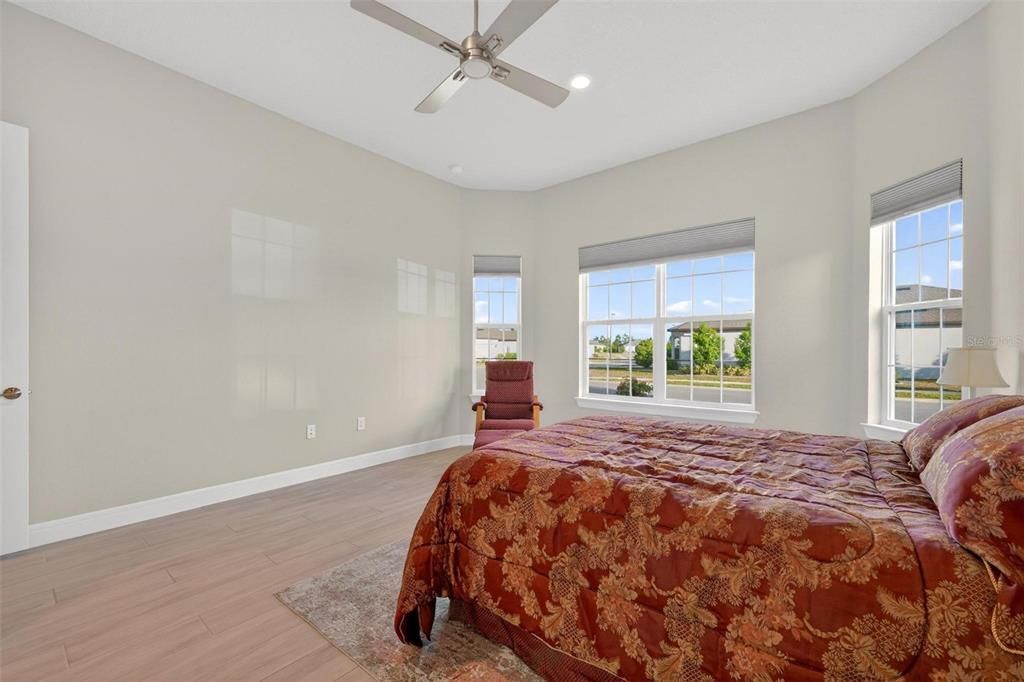 For Sale: $729,000 (3 beds, 3 baths, 2844 Square Feet)
