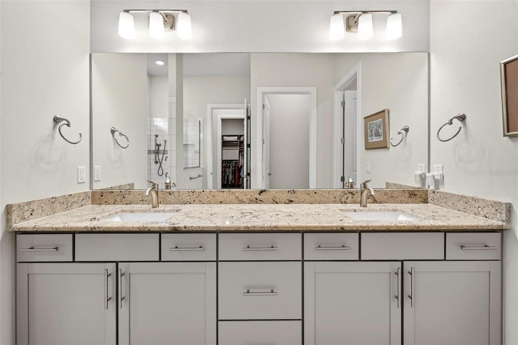 For Sale: $729,000 (3 beds, 3 baths, 2844 Square Feet)