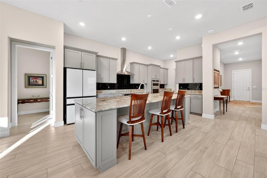 For Sale: $729,000 (3 beds, 3 baths, 2844 Square Feet)