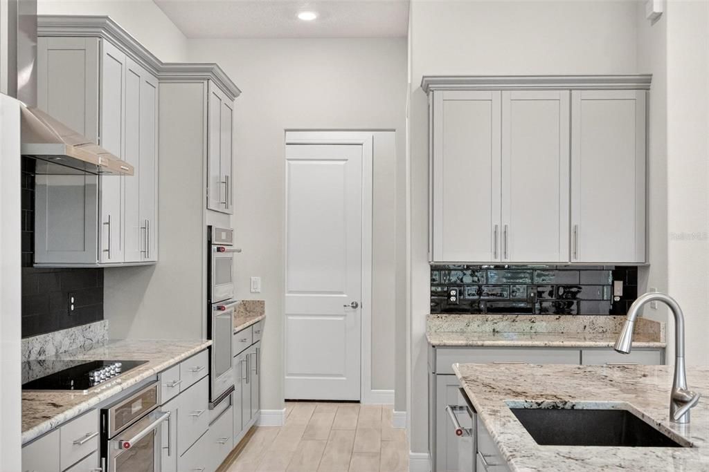 For Sale: $729,000 (3 beds, 3 baths, 2844 Square Feet)