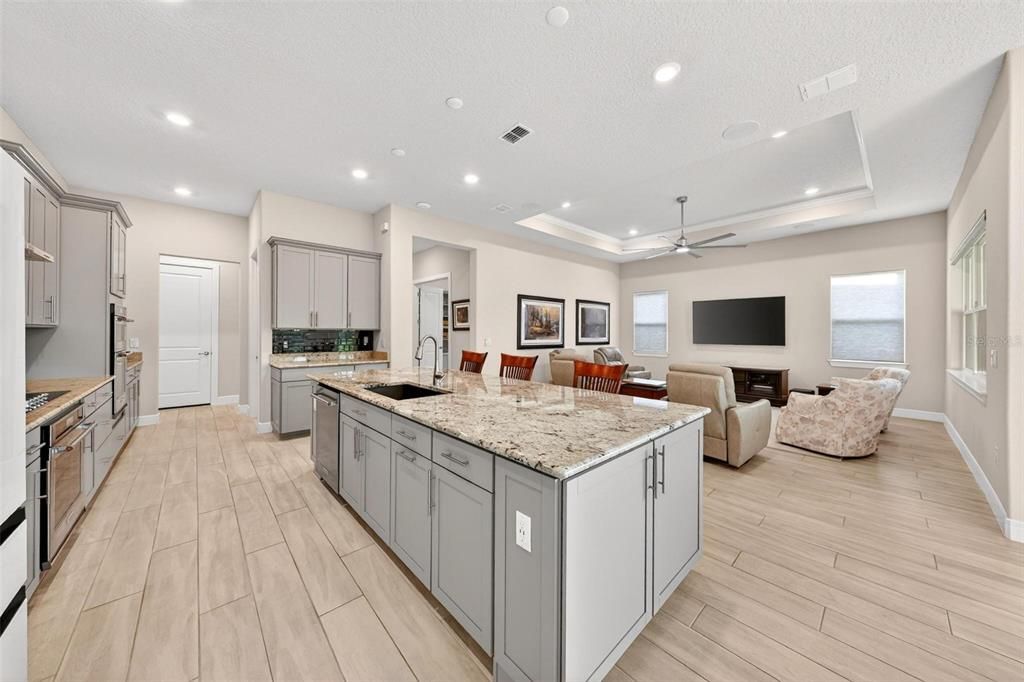 For Sale: $729,000 (3 beds, 3 baths, 2844 Square Feet)