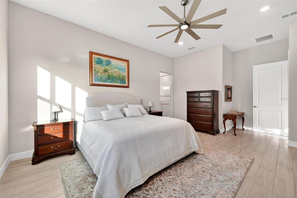 For Sale: $729,000 (3 beds, 3 baths, 2844 Square Feet)