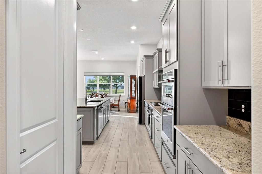 For Sale: $729,000 (3 beds, 3 baths, 2844 Square Feet)