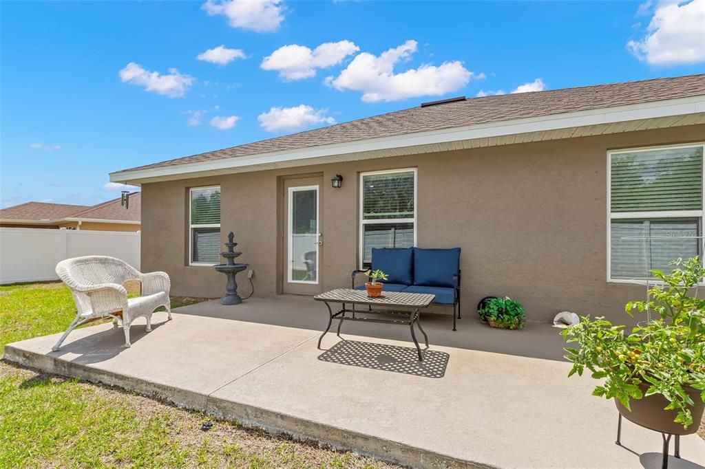 Active With Contract: $325,000 (3 beds, 2 baths, 1718 Square Feet)