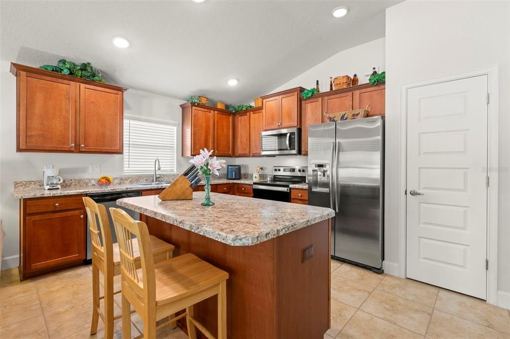 Active With Contract: $325,000 (3 beds, 2 baths, 1718 Square Feet)