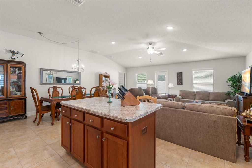 Active With Contract: $325,000 (3 beds, 2 baths, 1718 Square Feet)