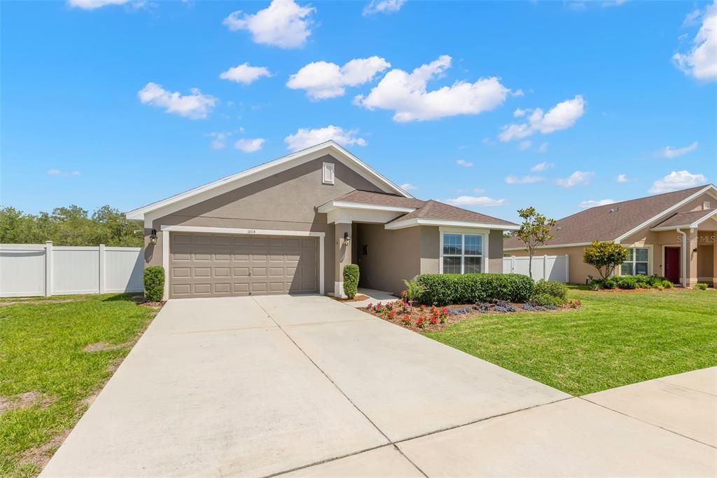 Active With Contract: $325,000 (3 beds, 2 baths, 1718 Square Feet)