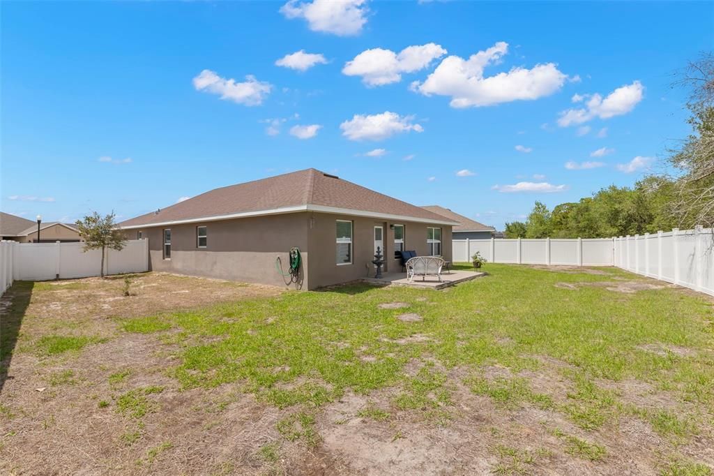 Active With Contract: $325,000 (3 beds, 2 baths, 1718 Square Feet)