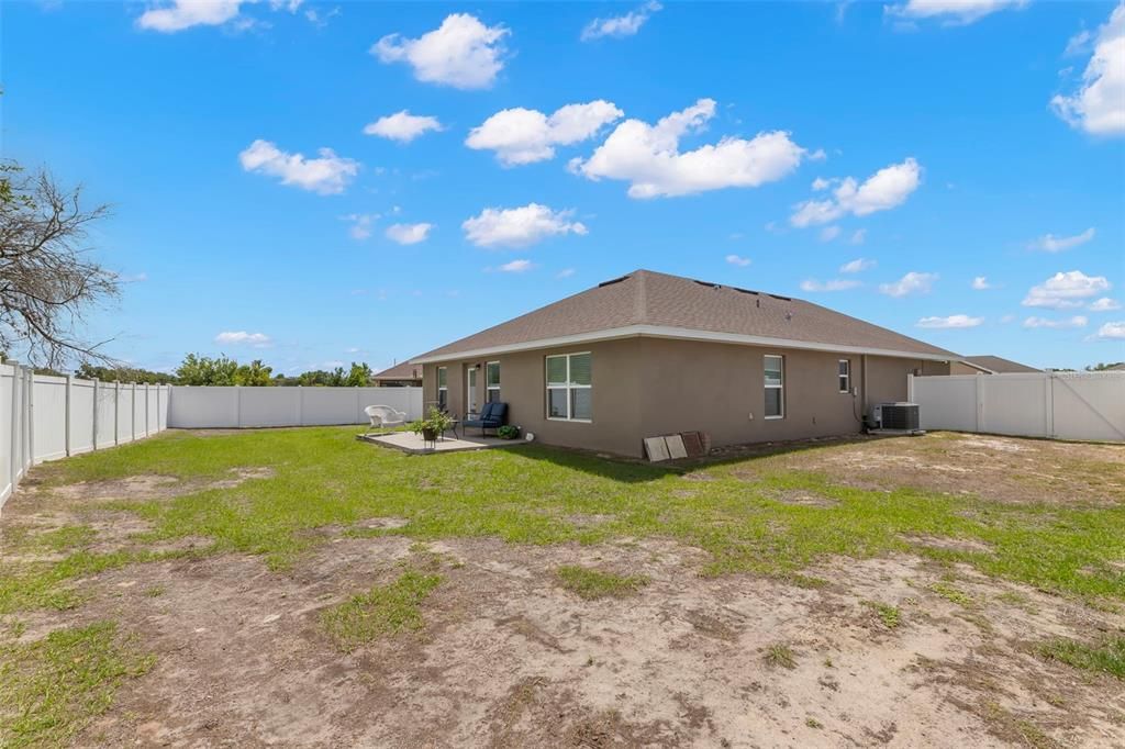Active With Contract: $325,000 (3 beds, 2 baths, 1718 Square Feet)