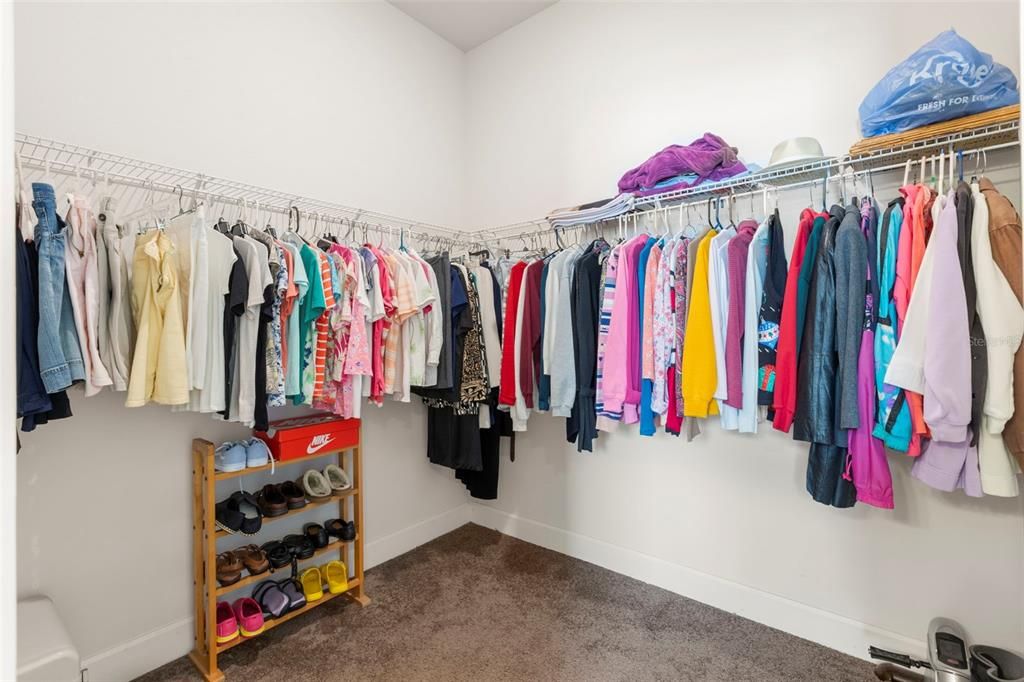 Active With Contract: $325,000 (3 beds, 2 baths, 1718 Square Feet)