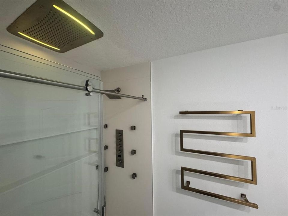 For Sale: $319,000 (3 beds, 2 baths, 1795 Square Feet)