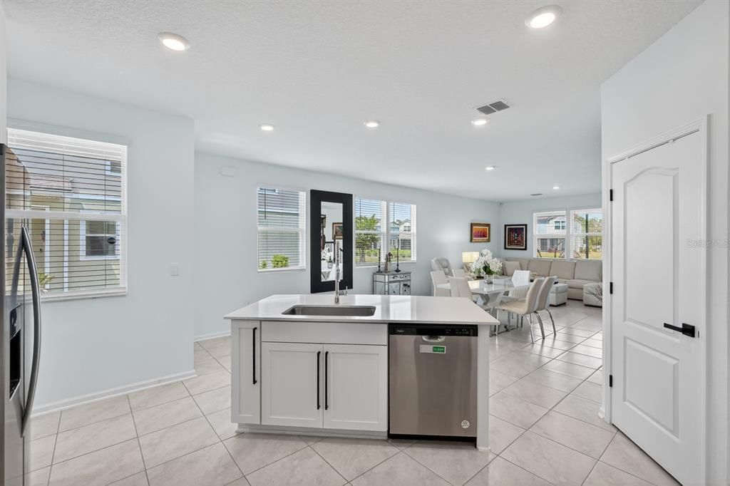 For Sale: $319,000 (3 beds, 2 baths, 1795 Square Feet)