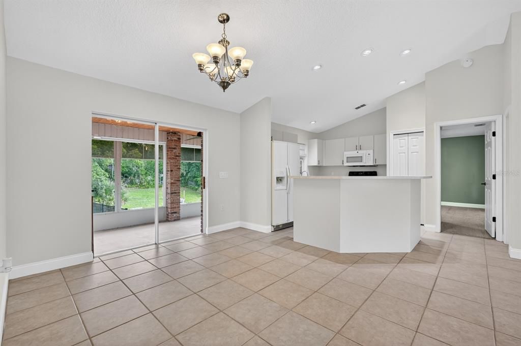 Activo con contrato: $410,000 (3 camas, 2 baños, 1188 Pies cuadrados)