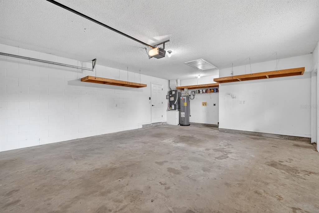 Activo con contrato: $410,000 (3 camas, 2 baños, 1188 Pies cuadrados)