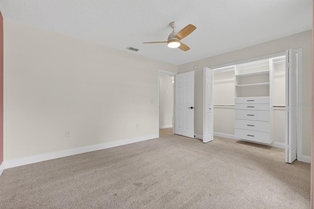 Activo con contrato: $410,000 (3 camas, 2 baños, 1188 Pies cuadrados)