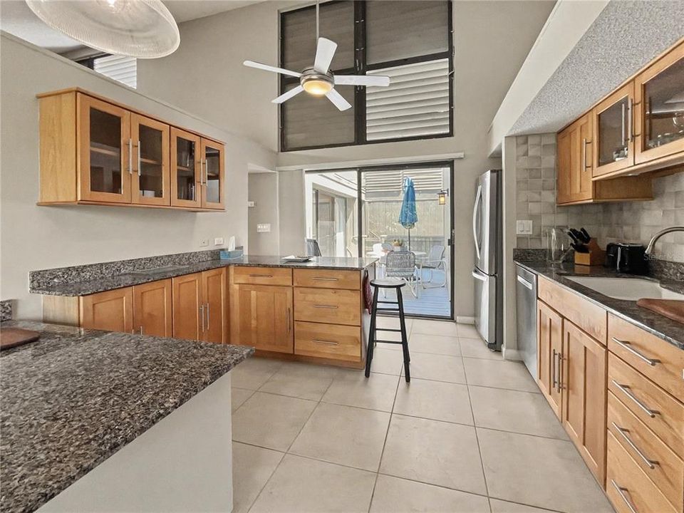 Active With Contract: $1,695 (2 beds, 2 baths, 1224 Square Feet)