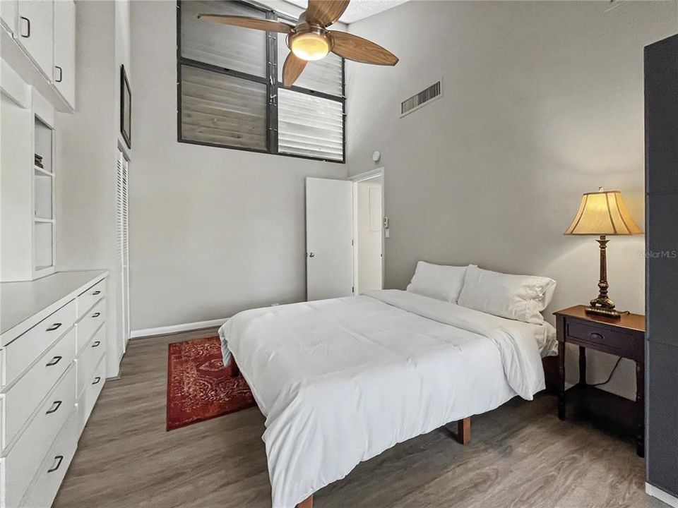 Active With Contract: $1,695 (2 beds, 2 baths, 1224 Square Feet)