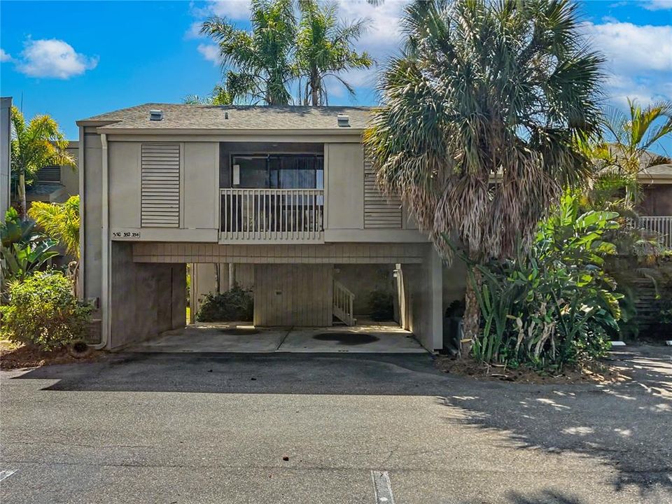 Active With Contract: $1,695 (2 beds, 2 baths, 1224 Square Feet)