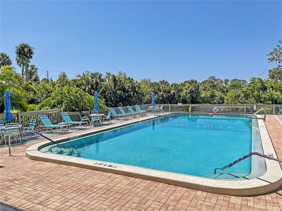 Active With Contract: $1,695 (2 beds, 2 baths, 1224 Square Feet)