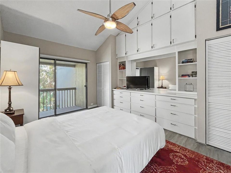 Active With Contract: $1,695 (2 beds, 2 baths, 1224 Square Feet)