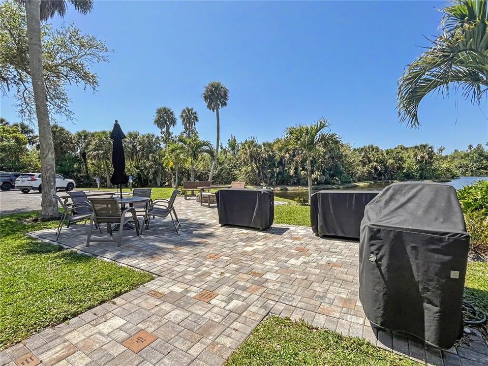 Active With Contract: $1,695 (2 beds, 2 baths, 1224 Square Feet)