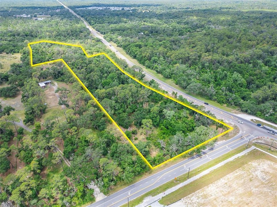待售: $2,800,000 (10.36 acres)
