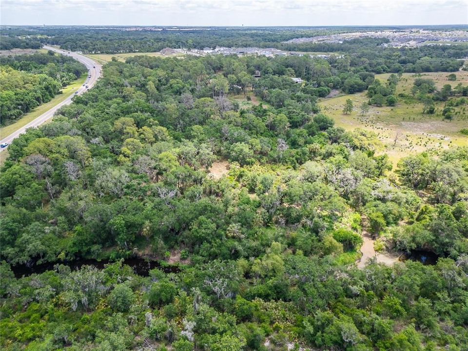 待售: $2,800,000 (10.36 acres)