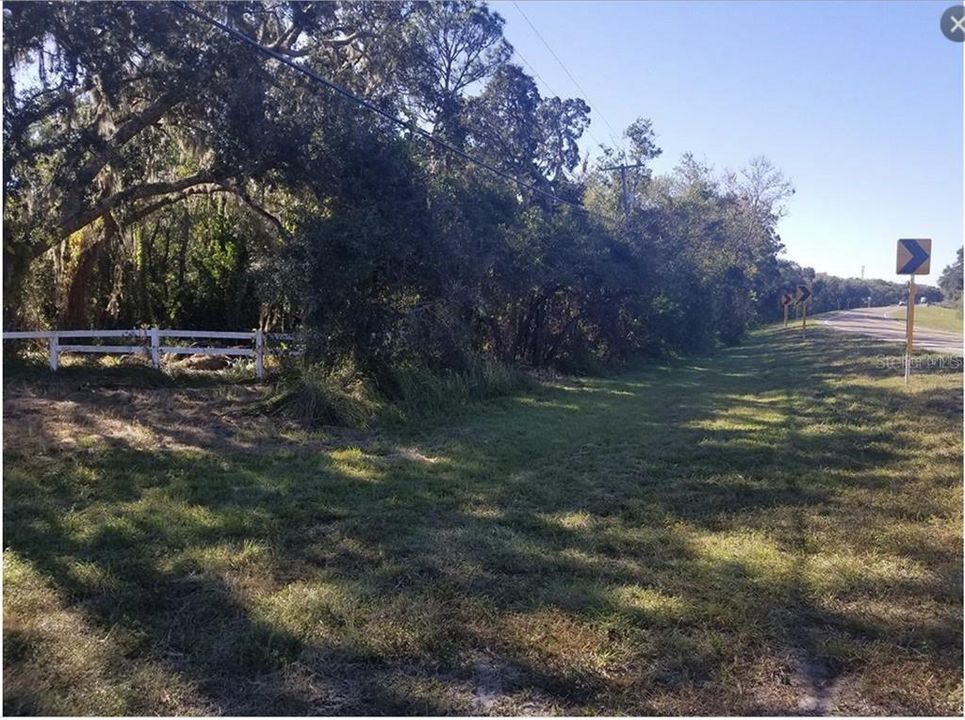 待售: $2,800,000 (10.36 acres)