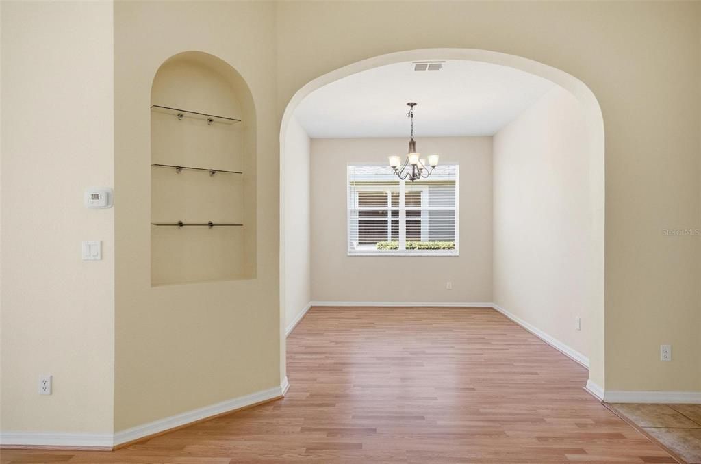 En Venta: $290,000 (2 camas, 2 baños, 1625 Pies cuadrados)