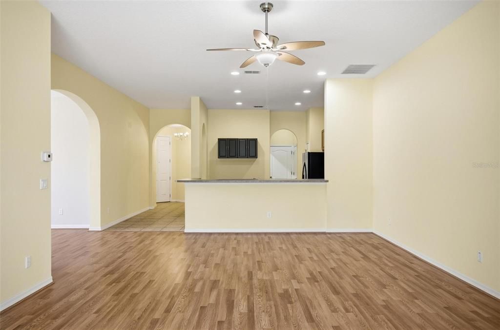 En Venta: $290,000 (2 camas, 2 baños, 1625 Pies cuadrados)