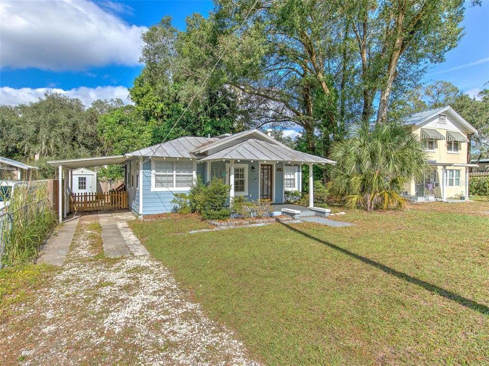 Active With Contract: $1,900 (3 beds, 1 baths, 840 Square Feet)