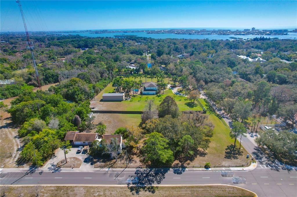 En Venta: $1,350,000 (1.45 acres)