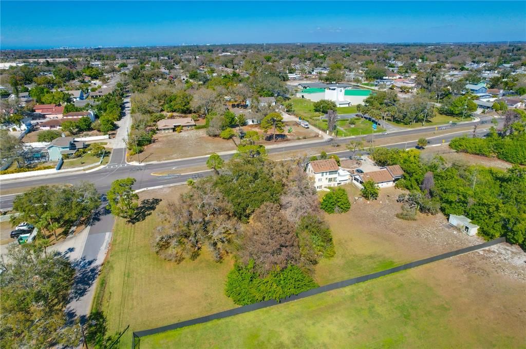 En Venta: $1,350,000 (1.45 acres)