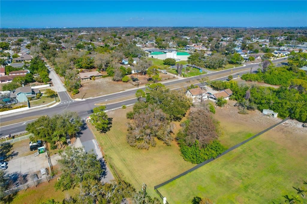 En Venta: $1,350,000 (1.45 acres)
