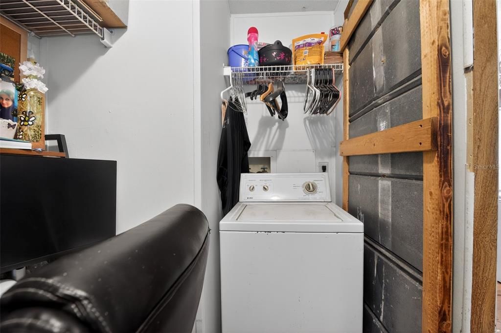 For Sale: $149,000 (3 beds, 2 baths, 924 Square Feet)