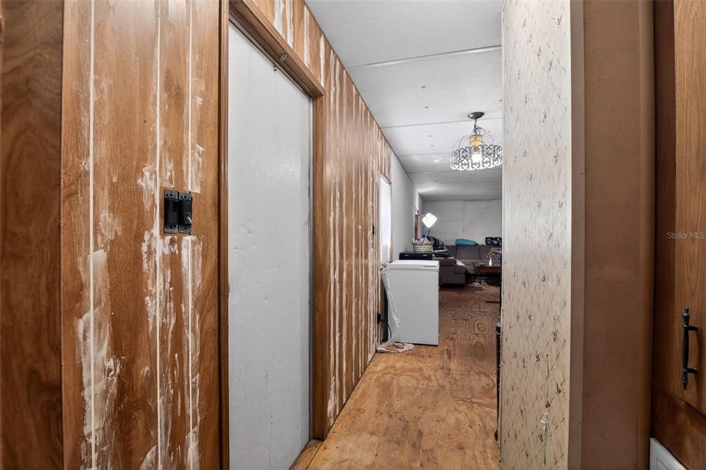 For Sale: $149,000 (3 beds, 2 baths, 924 Square Feet)