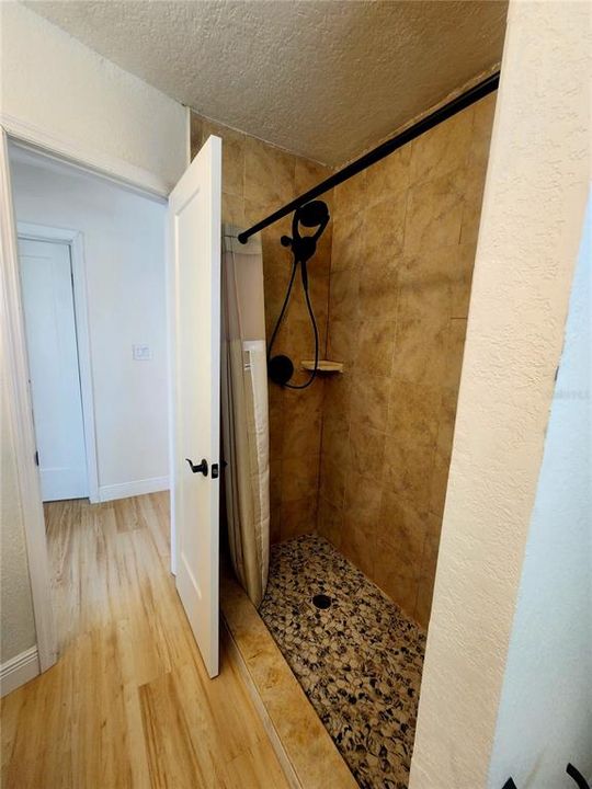 В аренду: $3,200 (3 спален, 1 ванн, 1058 Квадратных фут)