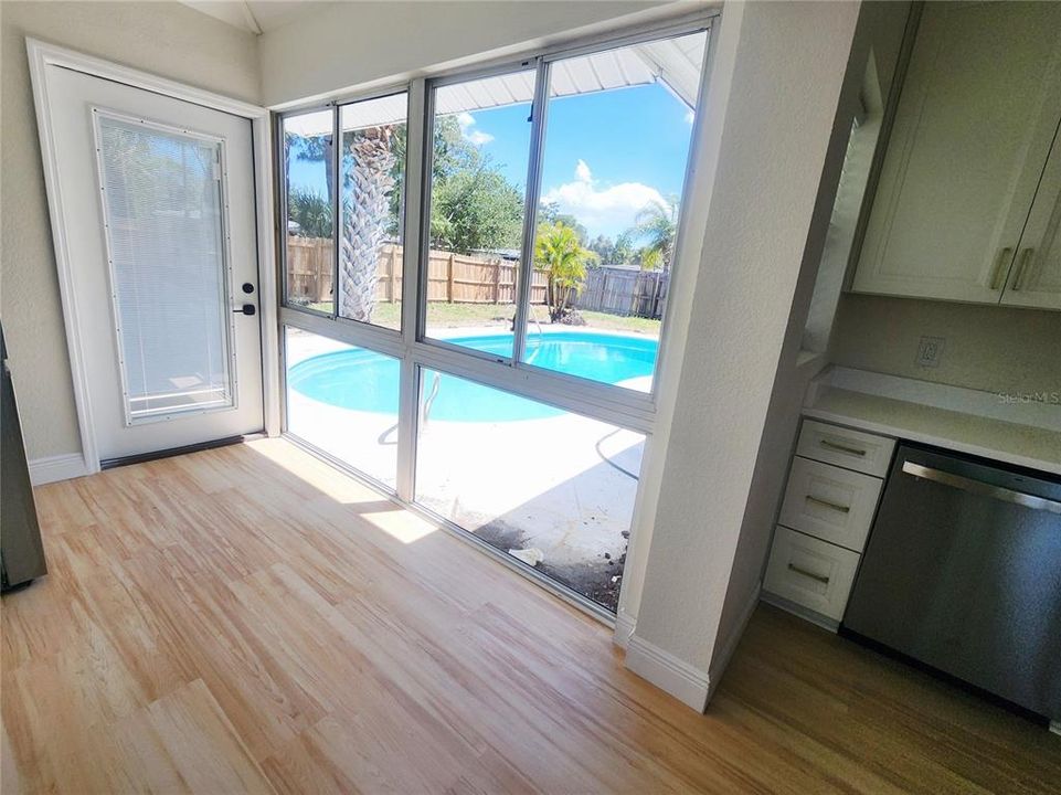 В аренду: $3,200 (3 спален, 1 ванн, 1058 Квадратных фут)