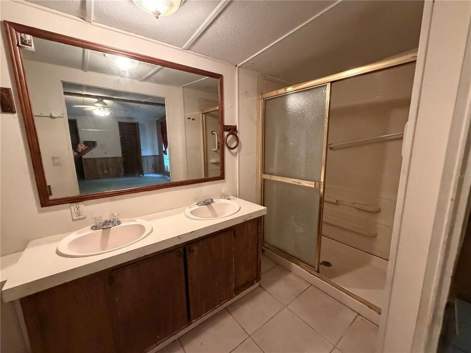 For Sale: $140,000 (3 beds, 2 baths, 1456 Square Feet)