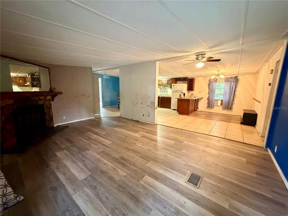 For Sale: $140,000 (3 beds, 2 baths, 1456 Square Feet)