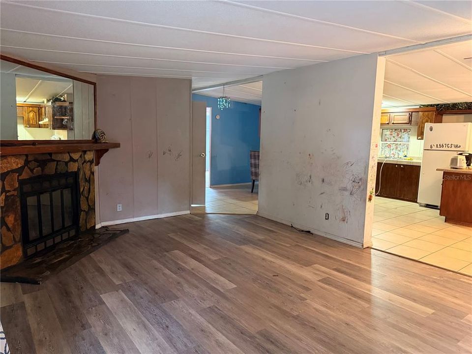 For Sale: $140,000 (3 beds, 2 baths, 1456 Square Feet)