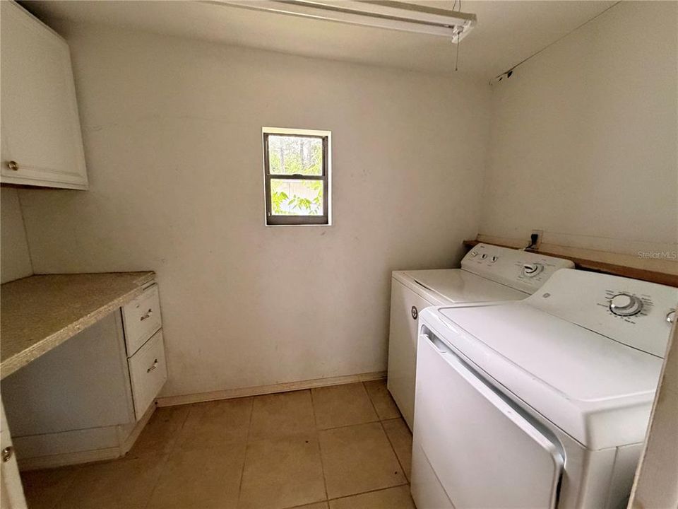 For Sale: $140,000 (3 beds, 2 baths, 1456 Square Feet)