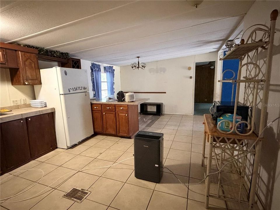 For Sale: $140,000 (3 beds, 2 baths, 1456 Square Feet)
