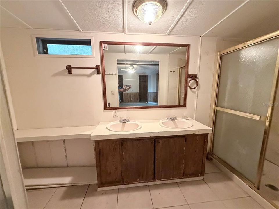 For Sale: $140,000 (3 beds, 2 baths, 1456 Square Feet)