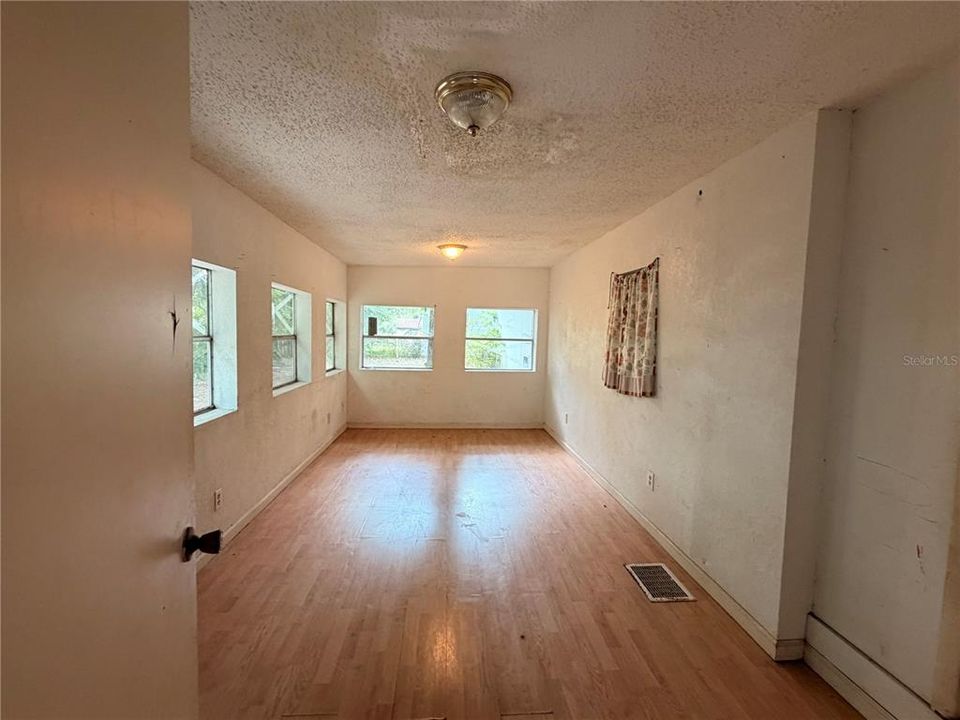 For Sale: $140,000 (3 beds, 2 baths, 1456 Square Feet)