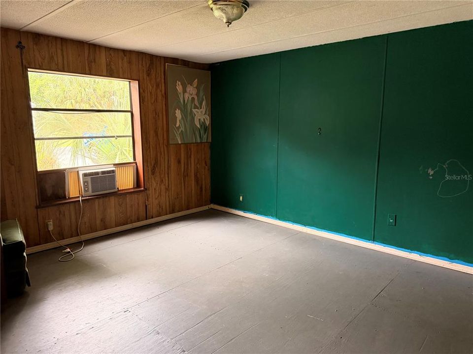 For Sale: $140,000 (3 beds, 2 baths, 1456 Square Feet)