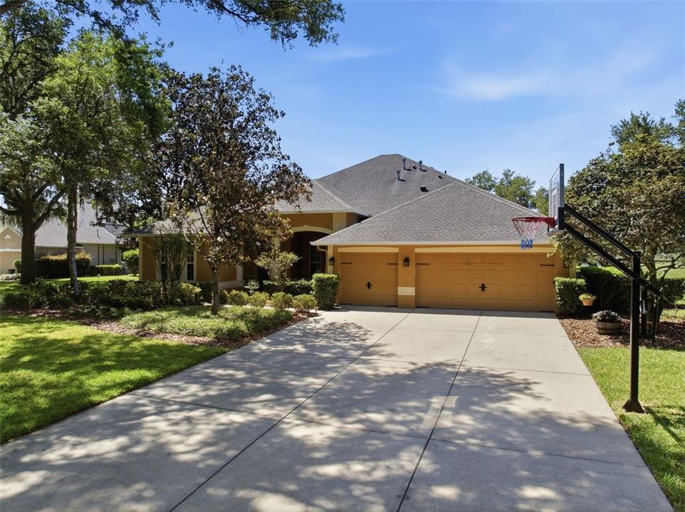 Active With Contract: $869,000 (5 beds, 3 baths, 3493 Square Feet)