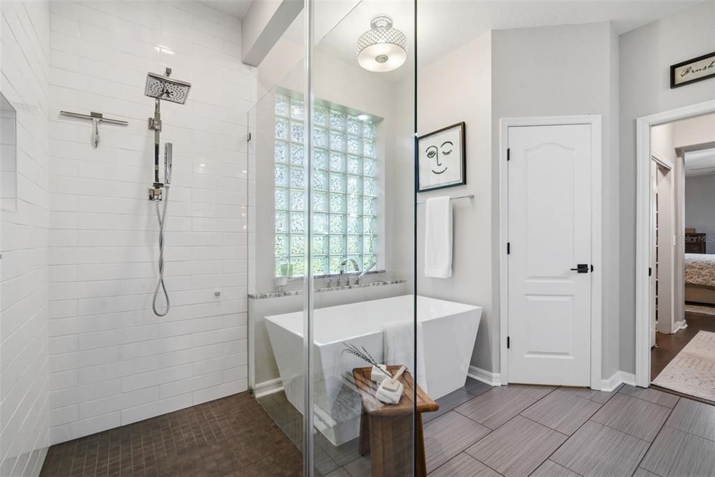 Active With Contract: $869,000 (5 beds, 3 baths, 3493 Square Feet)