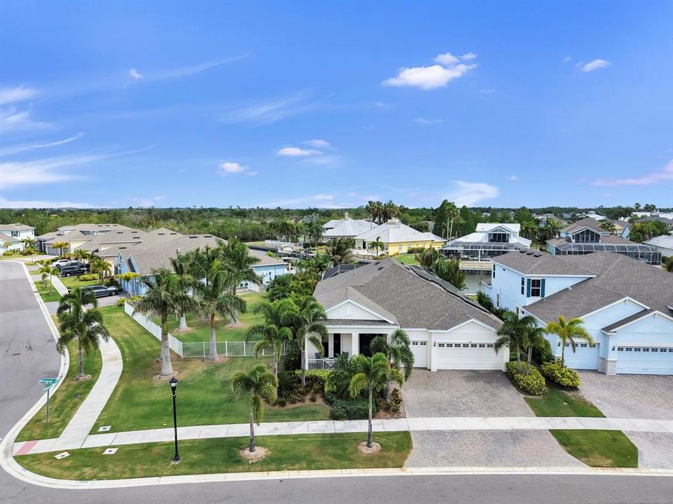 For Sale: $1,495,000 (4 beds, 3 baths, 2625 Square Feet)